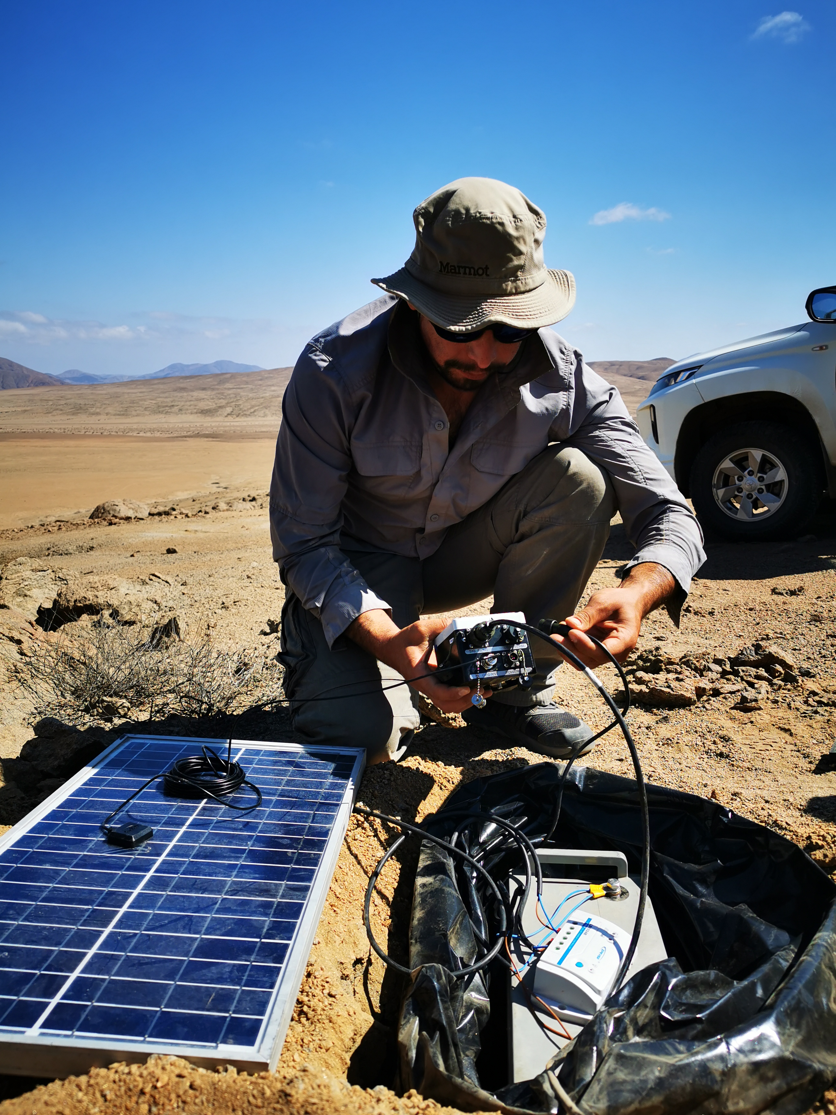 Instalación de equipos en el Desierto de Atacama